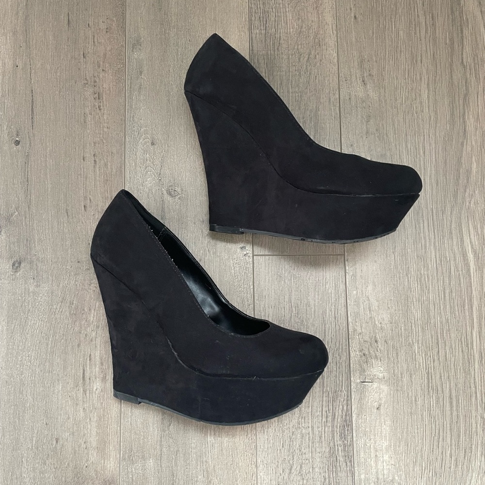 Super Cute Tall Black Suede Wedges - Picture 3 of 7